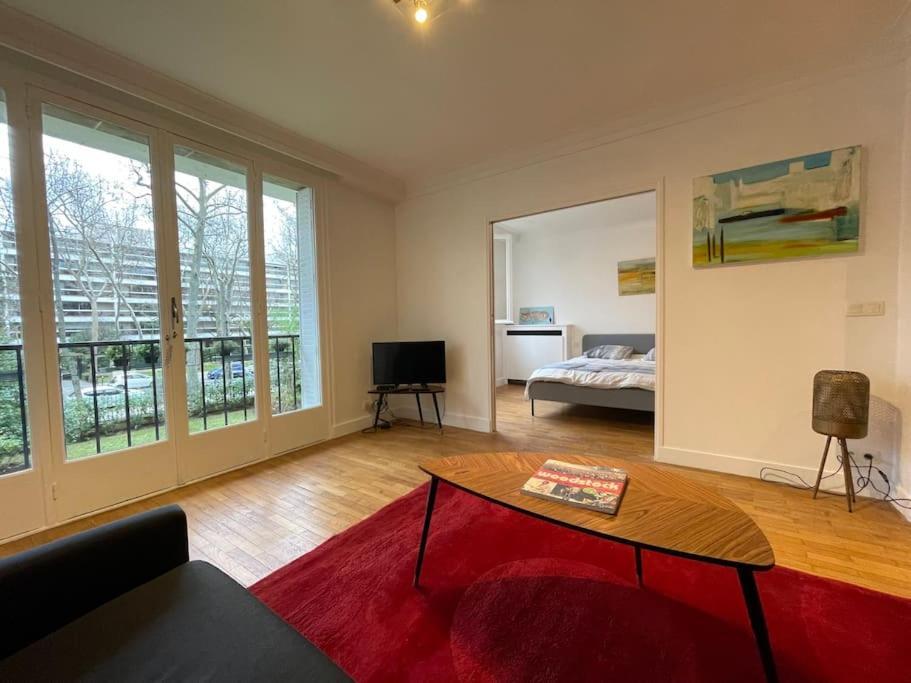 Calme Et Verdure A 2 Pas De Paris Apartment